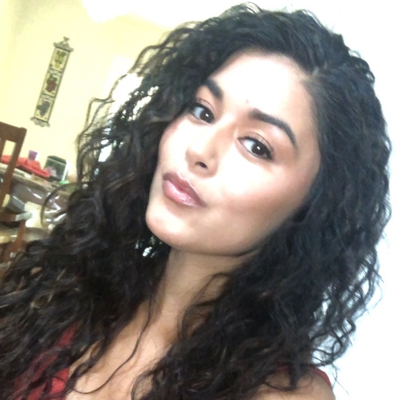 Meet your Posher, Isisabel - Picture 1 of 1